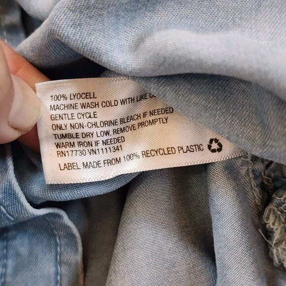 Mossimo Womens Chambray Top Size S Blue Button Down Roll Tab Sleeve - Picture 8 of 11